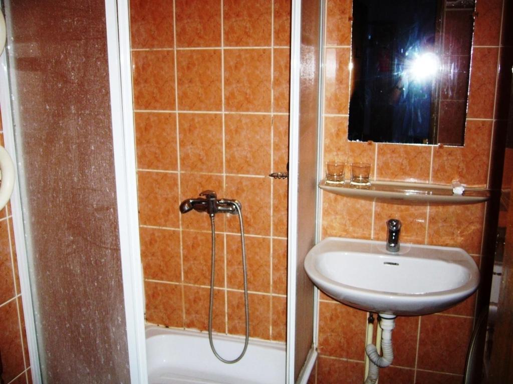 Hotel Profspilkovyi Lutsʼk Dış mekan fotoğraf