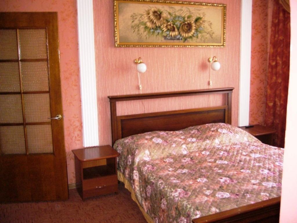 Hotel Profspilkovyi Lutsʼk Oda fotoğraf