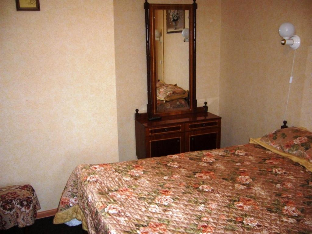 Hotel Profspilkovyi Lutsʼk Dış mekan fotoğraf