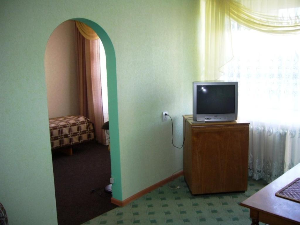 Hotel Profspilkovyi Lutsʼk Dış mekan fotoğraf