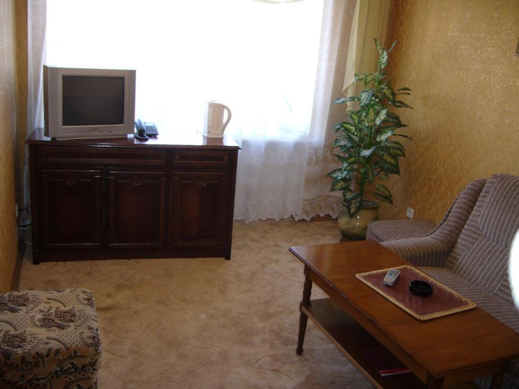 Hotel Profspilkovyi Lutsʼk Dış mekan fotoğraf