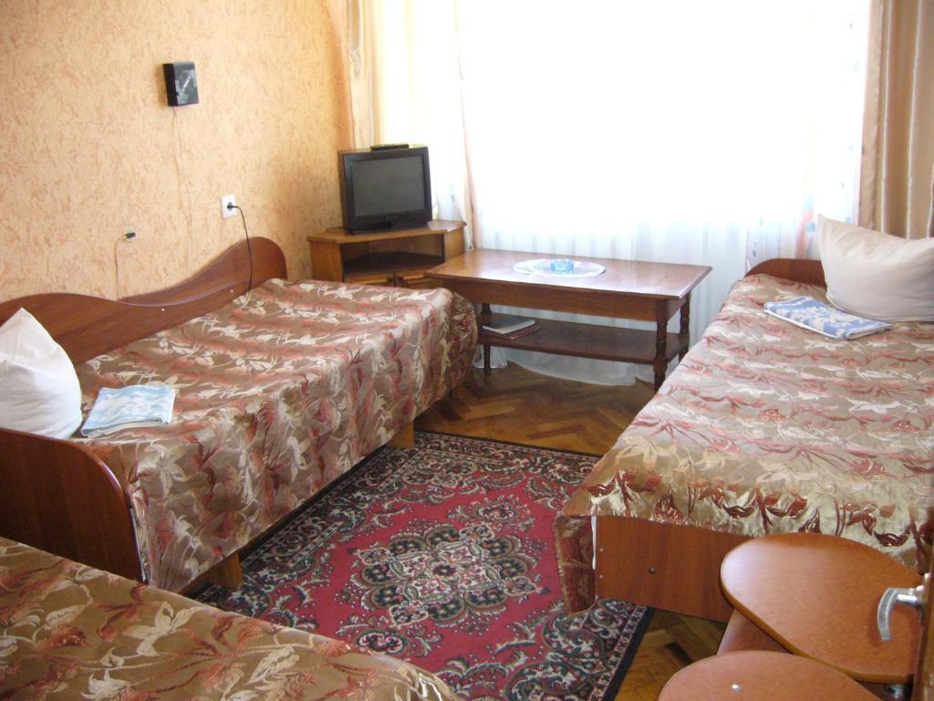 Hotel Profspilkovyi Lutsʼk Oda fotoğraf