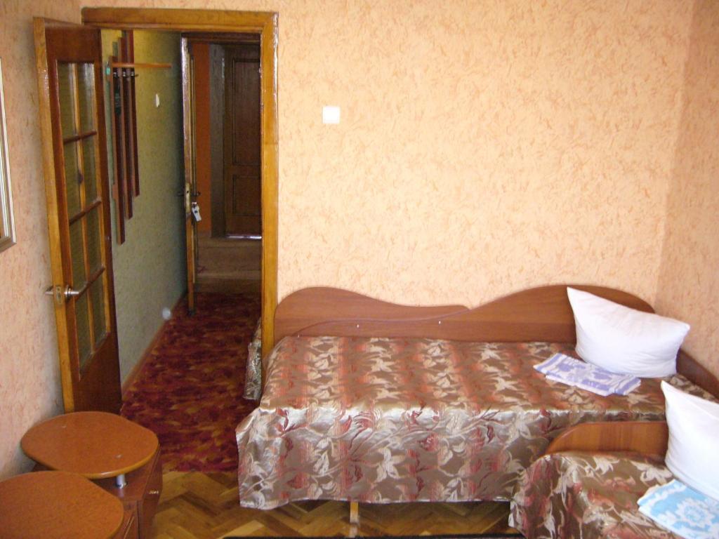 Hotel Profspilkovyi Lutsʼk Oda fotoğraf