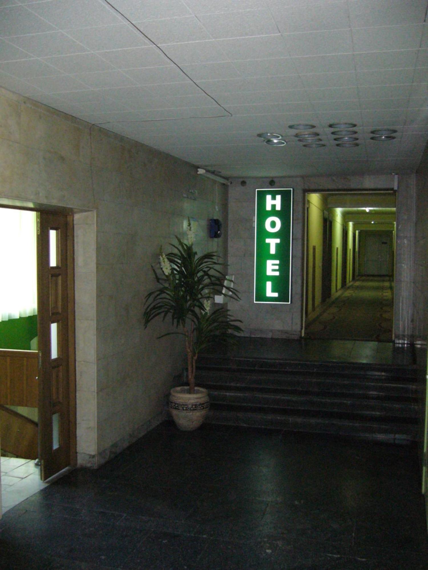 Hotel Profspilkovyi Lutsʼk Dış mekan fotoğraf