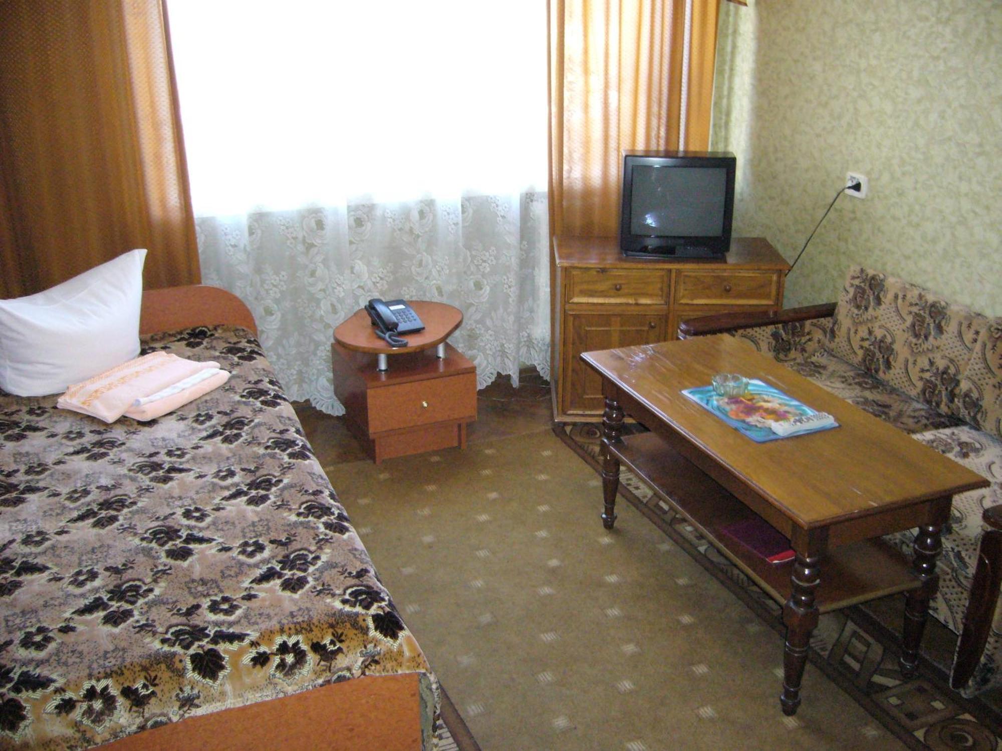 Hotel Profspilkovyi Lutsʼk Dış mekan fotoğraf