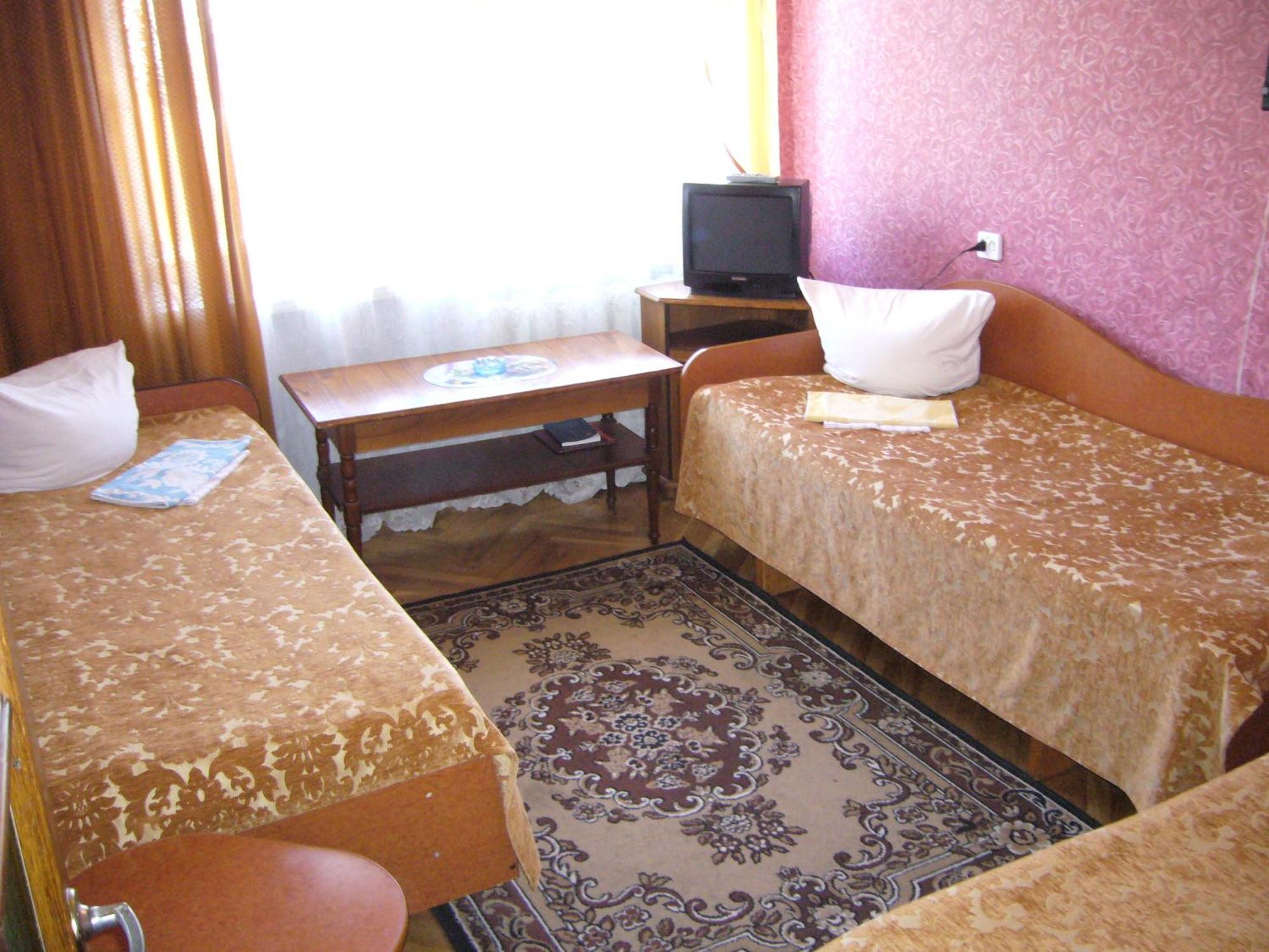 Hotel Profspilkovyi Lutsʼk Dış mekan fotoğraf