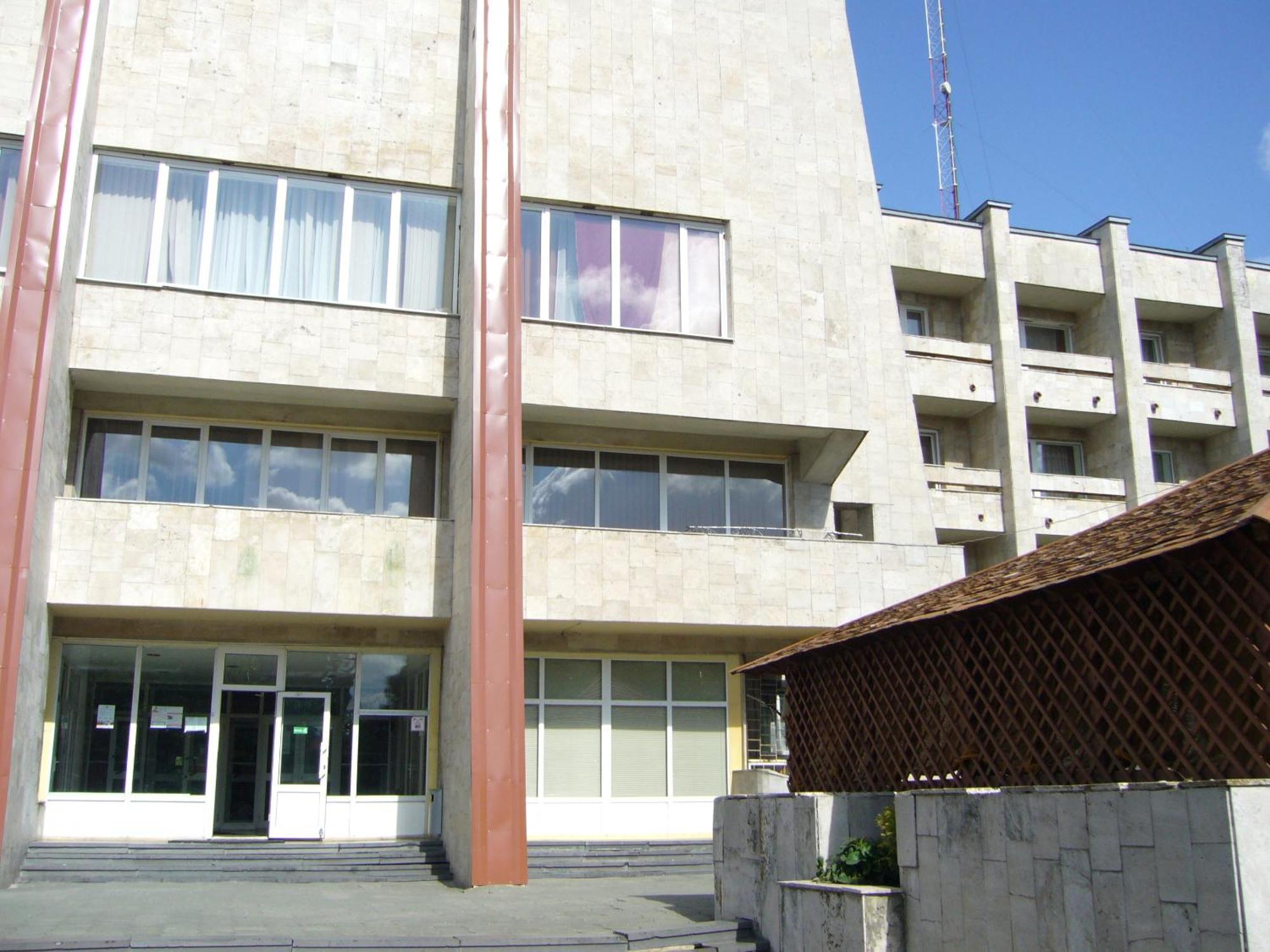 Hotel Profspilkovyi Lutsʼk Dış mekan fotoğraf